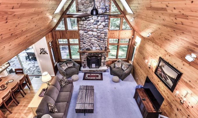 St Germain House | Idyllic Year-Round Retreat on Little St. Germain Lake