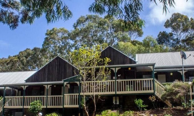 Second Valley Hotel | Cozy Second Valley Cottages with Breakfast & Family Amenities