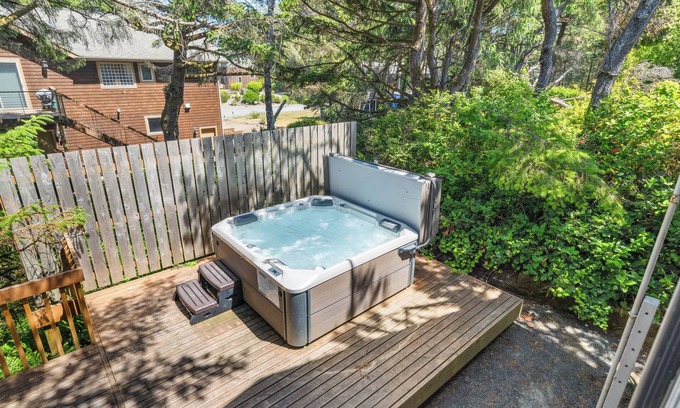 Manzanita House | Pet-Friendly Retreat with Hot Tub & Beach Access at Second Wind