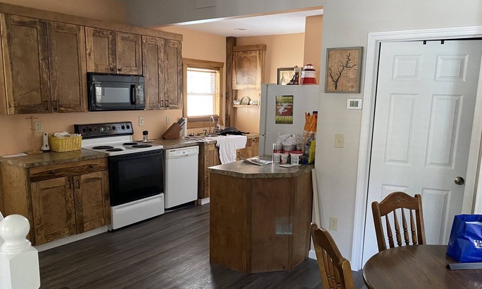 Alger House | Secord Lake rental, Lake is currently not available due to dam inspection.