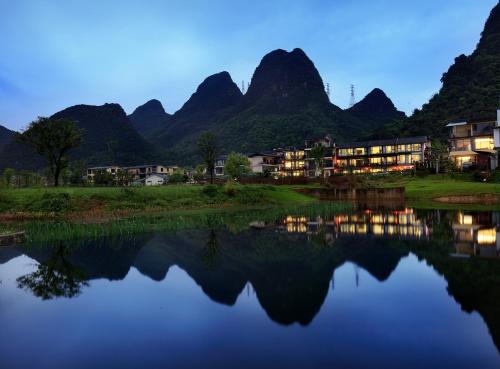 Xiufeng Hotel | Discover Peach Blossom Resort Hotel: Free Pickup & Family Amenities