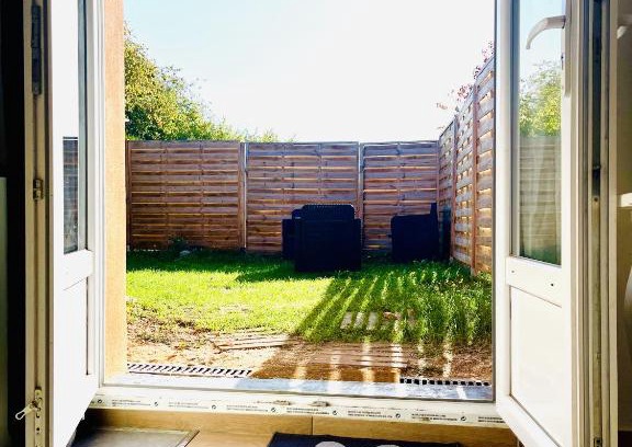 Claye-Souilly Apartment | Tranquil Secret Garden: Pet-Friendly Stay in City Center