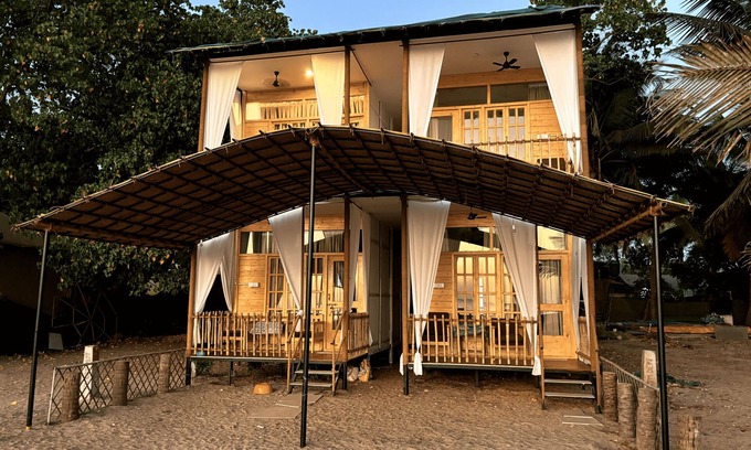 Agonda House | Secret Garden - Premium Hut #1