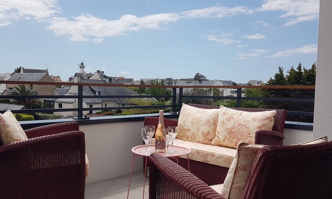 Quiberon Apartment | Top Floor Residence with Terrace, 10/10 Guest Rated