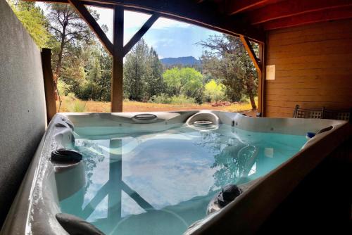 Uptown Sedona House | Idyllic Sedona Forest Villa: Nature Retreat with Hot Tub