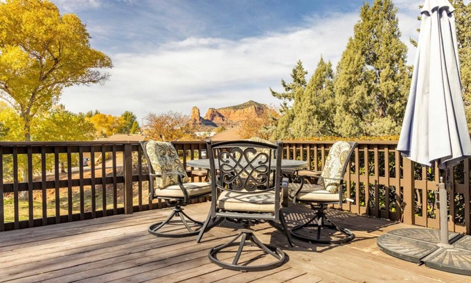 Oak Creek House | Serene Sedona Retreat with Private Deck and Scenic Views