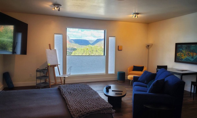 Sedona Apartment | Modern Sedona Vista Studio with Breathtaking Forest Views