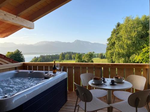 Dietringen Apartment | See I Jacuzzi I Balkon I Parkplatz I Bio Hof I TV