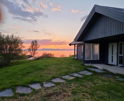 Bø House | Pet-Friendly Ro i Steigen: Oceanfront Bliss with 9.6 Rating