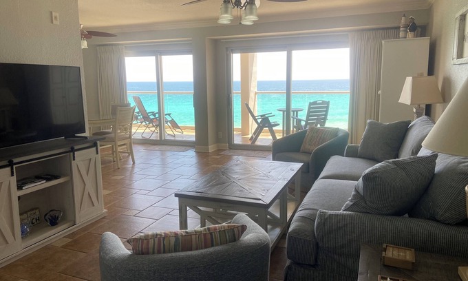 Pensacola Beach Condo | Beachfront Retreat with Ocean Views & 10/10 Guest Reviews