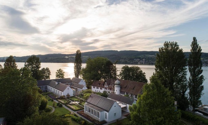 Steckborn Hotel | Discover See & Park Hotel Feldbach: Pet-Friendly Retreat
