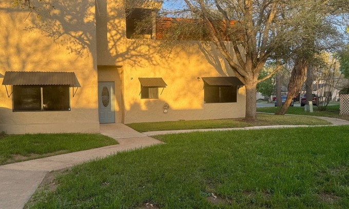 Kerrville House | Experience the Eclipse: Unfurnished Townhouse with Terrace