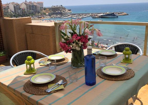 Benidorm Centro Apartment | Experience Oceanfront Bliss at Mirando al Mar & APLUS