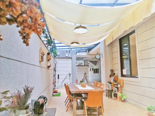 Yongkang House | Child-Friendly See U Tainan Apartment with Kitchen Amenities