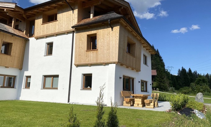 Scheffau am Wilden Kaiser Apartment | Seebach Chalets: Top-Rated Retreat with Spa & Lake Views