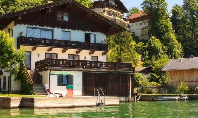 Sankt Wolfgang im Salzkammergut Apartment | Seebad Appartements: Oceanfront Retreat with Private Beach