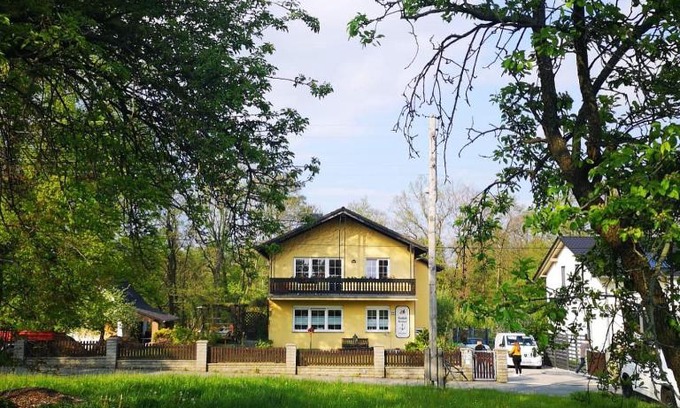 Muhlau Apartment | Pet-Friendly Seeblick Apartments Mühlau with Ocean Views