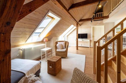 Schwerin Apartment | Historic Villa Seeblick: Central Retreat for Families