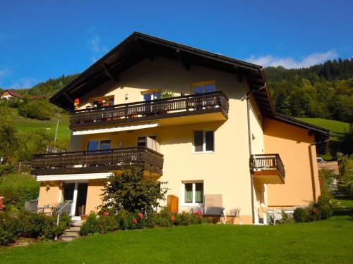 Feld am See Apartment | Seegarten Appartements: Ocean View with Private Beach Access