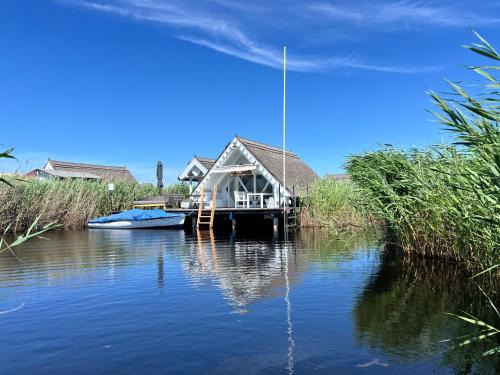 Rust House | Beautiful Seehütte Seehaus: Oceanfront Bliss Awaits