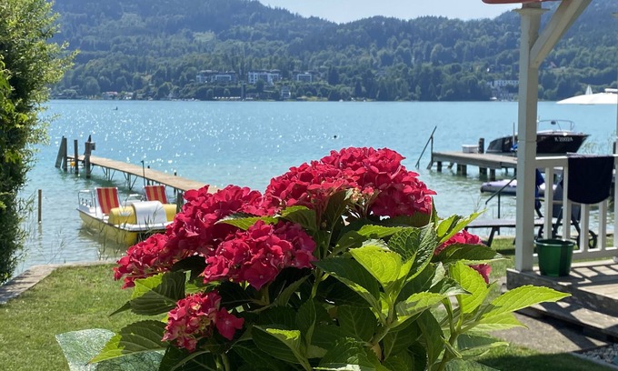 Krumpendorf am Woerther See House | Modern SEEHAUS with Scenic Views & Private Bathing Jetty