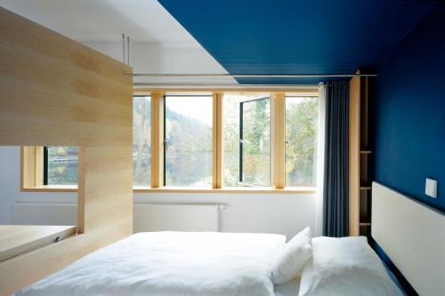 Ramsen Hotel | Discover Seehaus Forelle Haeckenhaus: Pet-Friendly Retreat