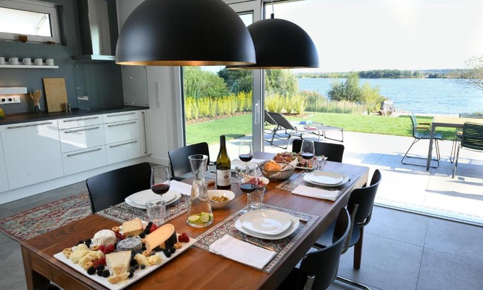 Lobnitz House | Family-Friendly Getaway at Seehaus Mühlfeld - 4 Stars!