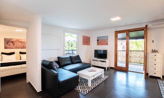 Weiden am See House | Discover Seehaus Sonne: 4-Star Retreat with Hot Tub & Breakfast