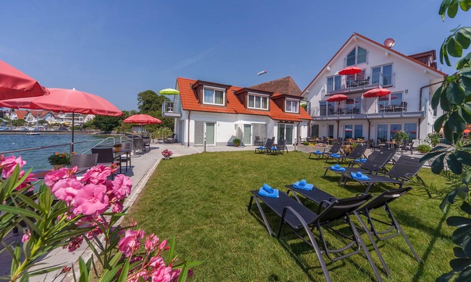 Hagnau Hotel | Modern Lakefront Apartment at Seehotel BelRiva with Breakfast