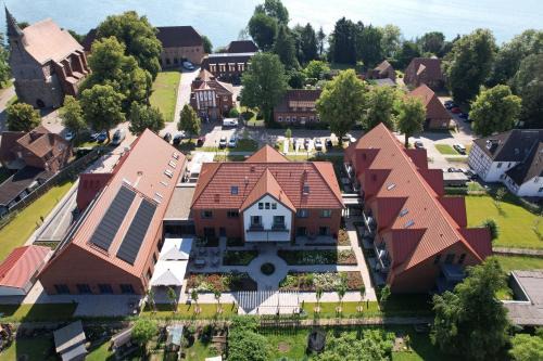 Zarrentin am Schaalsee Hotel | Pet-Friendly Retreat at Seehotel Zarrentin - Rated 9/10!