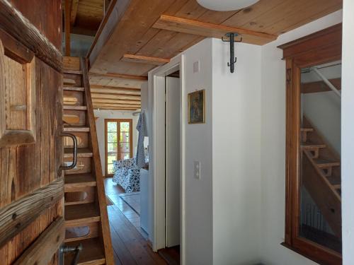 Grossaffoltern Bed & Breakfast | Alpine View Seelodge: Guest Rated 9.6 with Pool & Family Fun