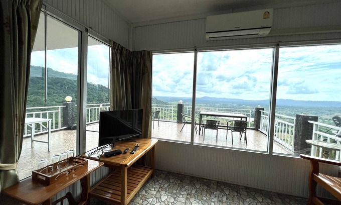 Khao Kho Hotel | Budget-Friendly Seemok Resort with Family Amenities