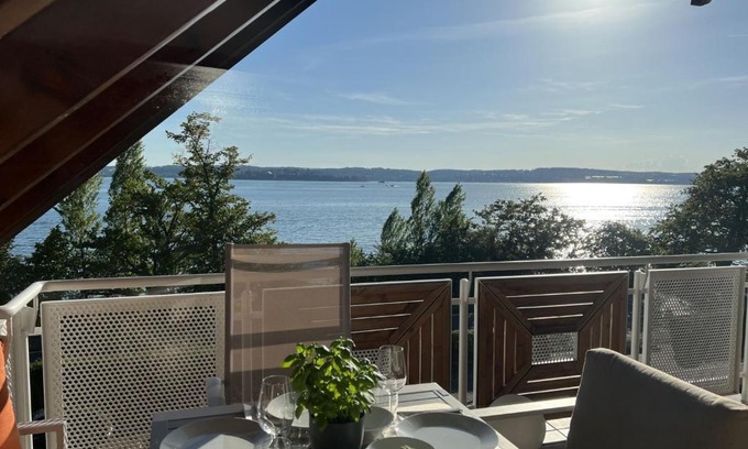 Unteruhldingen Apartment | Oceanfront Getaway at Seeperle - 4 Star with Ocean Views