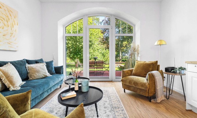 Hedwigenkoog Apartment | Seepferdchen: Scenic Terrace for 6 with Pool & Ocean View