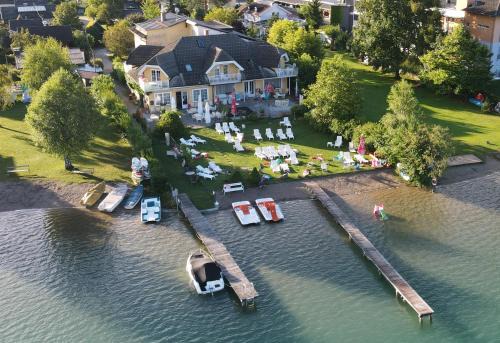 Faak am See Apartment | Beachfront Comfort at Seevilla Wochinz with Ocean Views