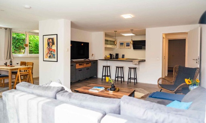Singen Apartment | Elegant Seewest: Child-Friendly Retreat with Top Reviews