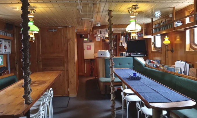Borgholm Hotel | Discover Segelfartyget Libelle: Family-Friendly Retreat