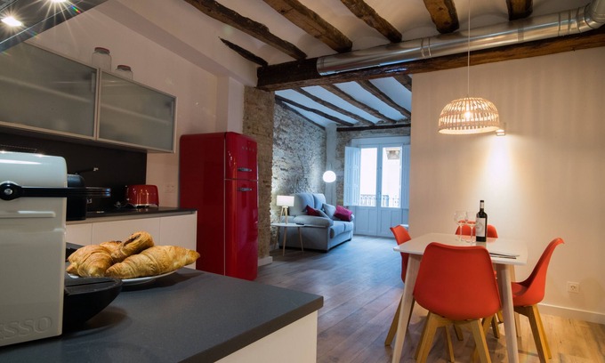 Zaragoza Old Town Apartment | Discover SEGUNDO A - Family-Friendly Apartments Near Plaza del Pilar