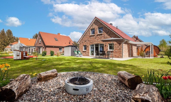 Warin House | Top-Rated Retreat at Wariner See with Spa & Lake Views
