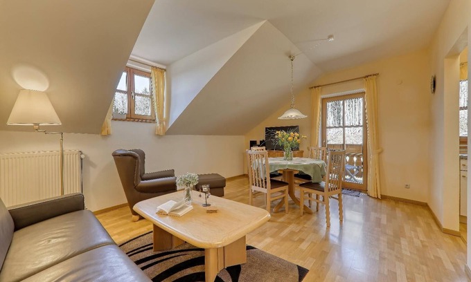 Spiegelau Apartment | Private Apartment "Rachel" with Kitchen and Balcony Access