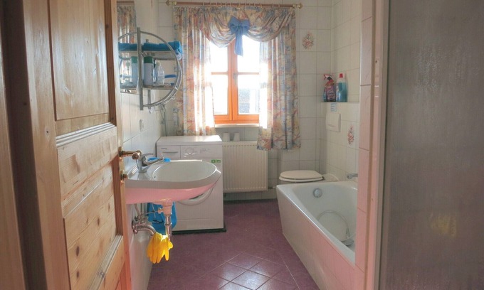 Burgkirchen an der Alz Apartment | Peaceful Getaway with 2 Bedrooms and Family-Friendly Amenities