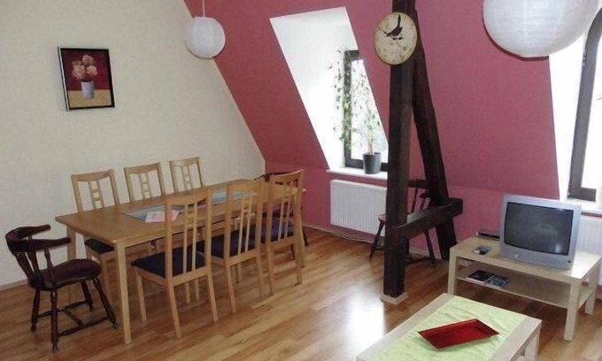 Loebtau Apartment | Comfortable 4-Room Maisonette in Central Location