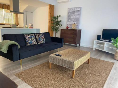 Seixal Apartment | Riverside Retreat: Seixal Old Town Apartment with Ocean View