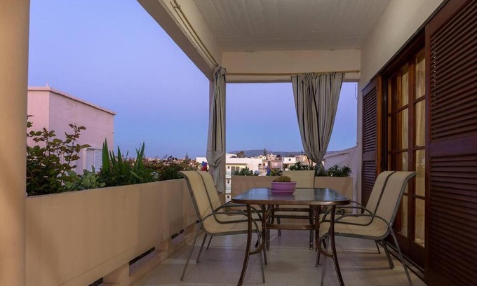 Kato Galatas House | Experience Seize the Seas: Family-Friendly 4-Star Retreat