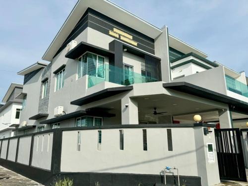 Sekinchan House | Discover Sekinchan 2008 Home: Karaoke & BBQ Oasis