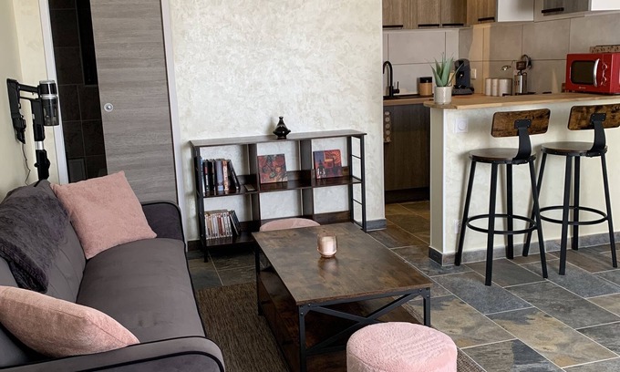 L'Abergement-Sainte-Colombe Apartment | Relaxing Self-Contained Apartment with Pool & Garden Oasis