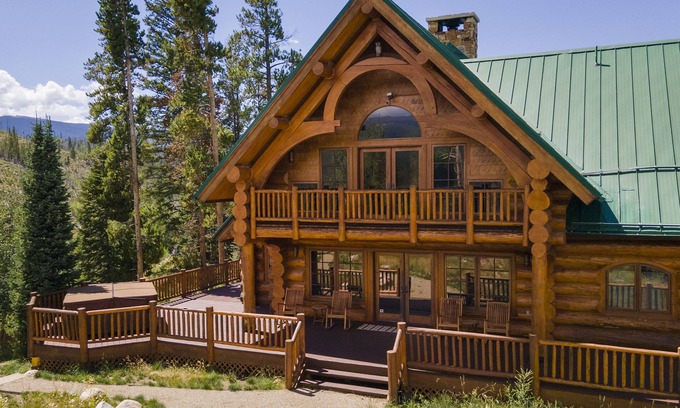 Winter Park Cabin | Experience Selah Vista Lodge: 6 Bedroom Log Home Retreat