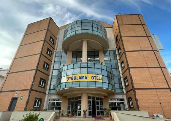 Sultangazi Hotel | Discover Selahaddin Eyyubi Uygulama Oteli: Family-Friendly Stay