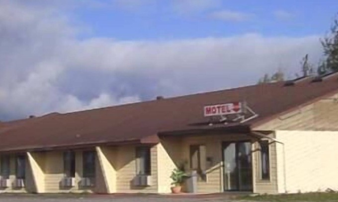 Manitouwadge Hotel | Discover Select Inn: Family-Friendly Stays with Breakfast