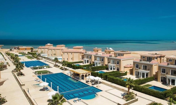 Al Ahyaa Apartment | Selena Bay Resort: VIP Apartment with Private Beach Access